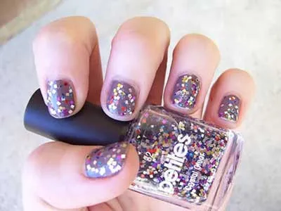 Glitter ноктите блестящ маникюр с красива половина