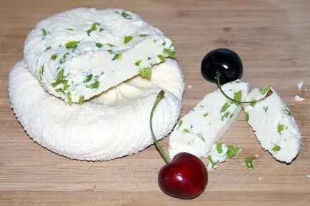 Готвене индийска Paneer сирене у дома