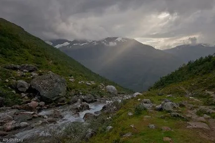 Rock: Mount (mount Skåla)