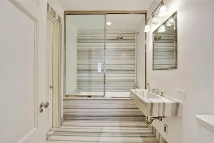 Интериорен мраморна баня, подходящ мебели и интериор