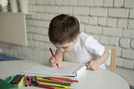 Cum și ce să spele hainele cu un marker, tesatura, denim, haine colorate