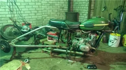 Cum de a face propriile mâini din Urali buggies mlaștină motocicletă