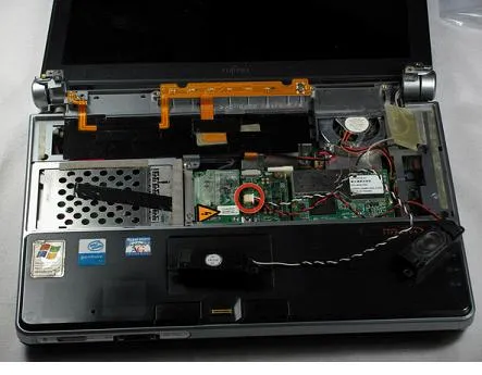 Как да разглобявате лаптоп Fujitsu Lifebook p7010d на