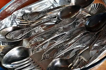 Как да се чисти прибори за хранене, изработени от никел сребро