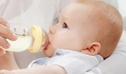 Как да се хранят новородено бутилка