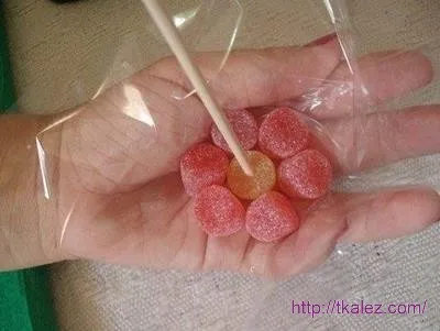 Как да си направим един куп желирани бонбони с ръцете си