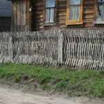 Как да си направим ограда с ръцете си от лози и върбови клонки
