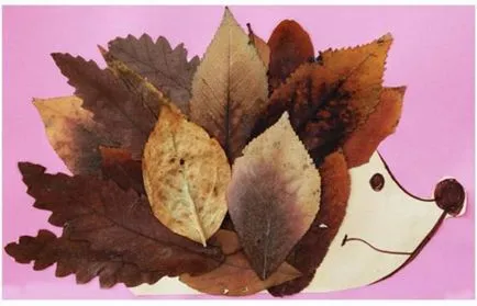 Hogyan készítsünk egy panel az őszi levelek a kezével