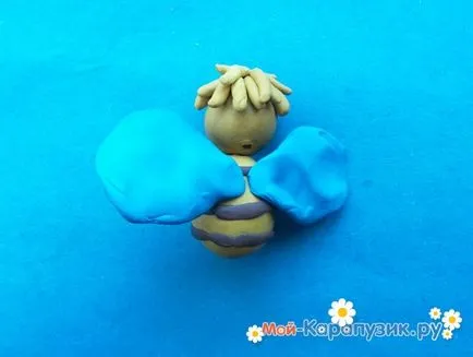 Cum orb de albine Maya din plastilină