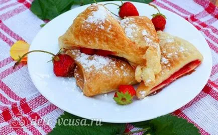 Strawberry réteg torta recept egy fotó - egy lépésről lépésre főzés felfújja eperrel