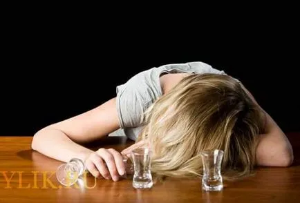 Лечение на алкохолизъм мед - не е необходимо да се откаже, ние трябва да се борим (видео)