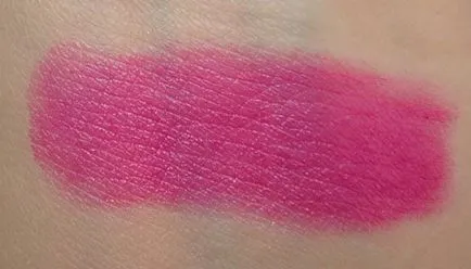 Sugárzó fukszia rúzs Chanel Rouge Allure 145 rayonnante - Elena Chemezov