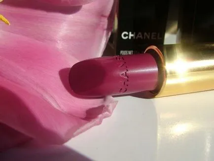 Sugárzó fukszia rúzs Chanel Rouge Allure 145 rayonnante - Elena Chemezov