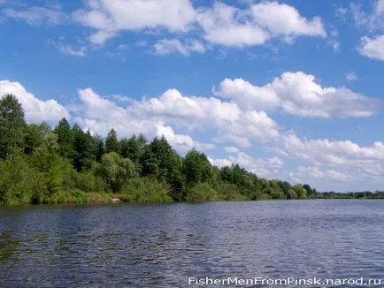 Pescuitul pe pista - pista, pista de pescuit dintr-o barca pe râu, pe lac