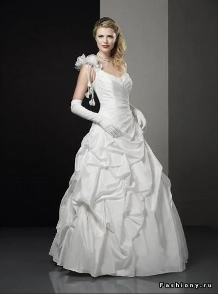Luxus menyasszonyi ruhák aurye mariages