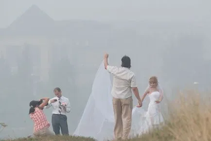 Помощник сватбен фотограф