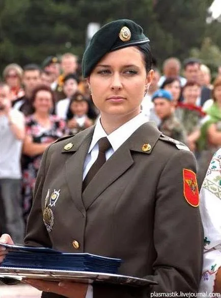 tunsori Armata pentru femei, si vis pacem!