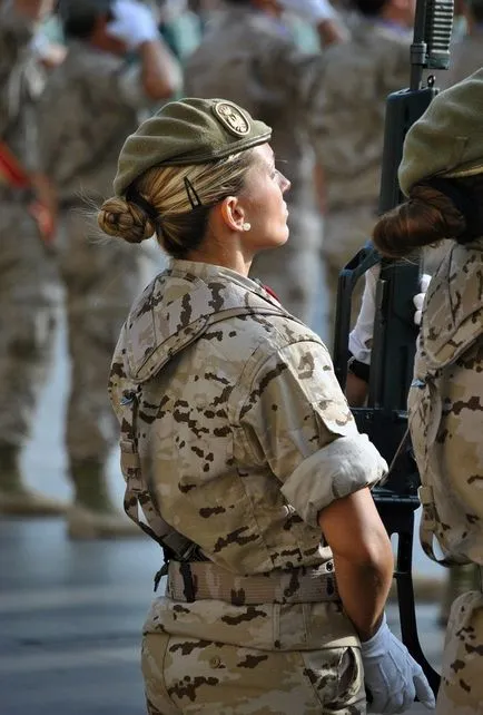 Армията прически за жени, си отношение Пацем, ал Bellum!