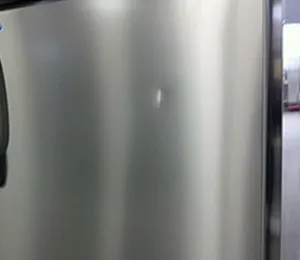 Hogyan lehet eltávolítani egy horpadás a hűtőben