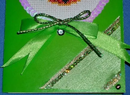 O clasă de master în modul de a decora broderie carte-mat