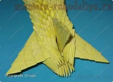 master-class pe un ansamblu de avion origami modular