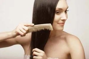 Ulei de migdale pentru sfaturi de păr
