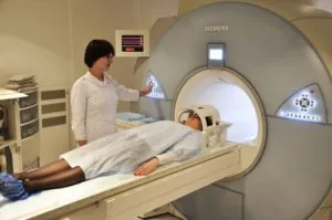 un creier RMN sau CT, care este mai bine