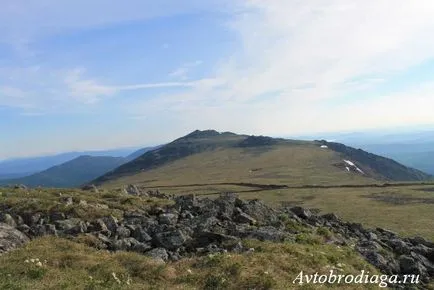 Pe Konzhakovsky piatra de avtobrodyaga auto