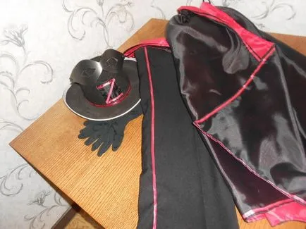 costum de Anul Nou de Zorro!