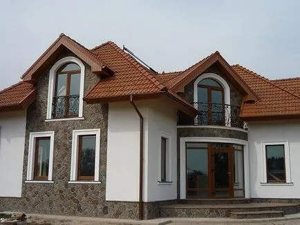 Декорация на дома фасада от камък и мазилка