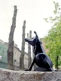 Monument caine bun Gavryusha in Bucuresti