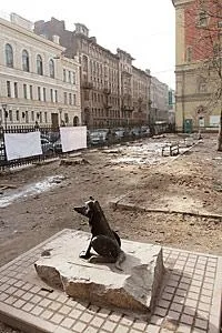 Monument caine bun Gavryusha in Bucuresti