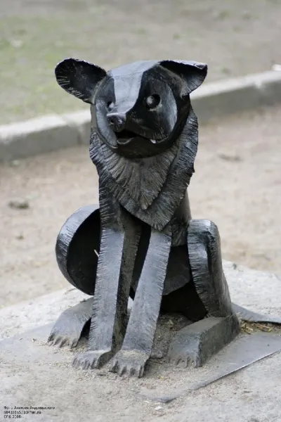 Monument caine bun Gavryusha in Bucuresti