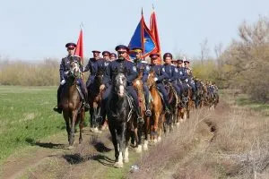 Hogyan, hogy egy kozák ló - vezet DOSAAF