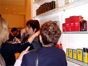 Instruirea personalului pentru parfumuri și produse cosmetice buticuri, statinews agenție