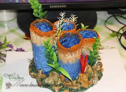Поставка за моливи и химикалки - коралов риф - малък микрона