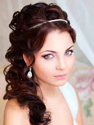 Frizurák közepes haj az esküvő - egy válogatás a legjobb