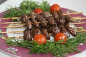 A különböző receptek főzés grill csirke szívek