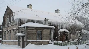 Препоръки за премахване на лед и сняг на покрива