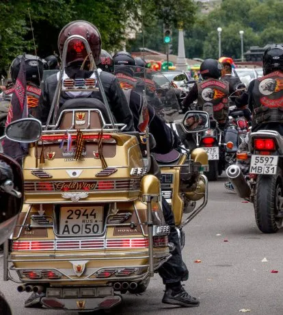 Ru motoros esküvő - terraoko - a világot a szemed