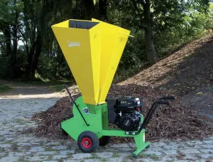Градински дробилки - рециклиране на трева и клони, във видео мулч
