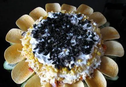 Salata „Floarea soarelui“, cu chips-uri de porumb și opțiuni de gătit