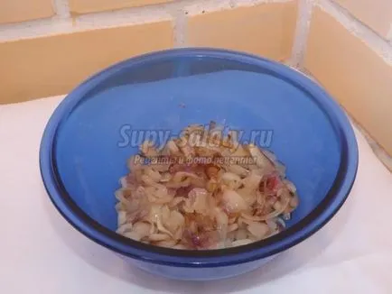 salata de castraveti într-un sos de tomate pentru iarna