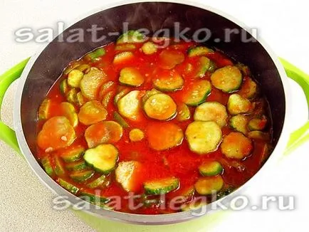 Салата от краставици в доматен сос за зимата, рецептата със снимка
