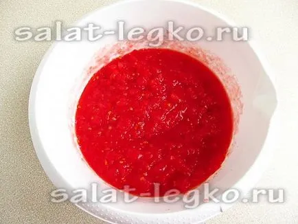 Салата от краставици в доматен сос за зимата, рецептата със снимка