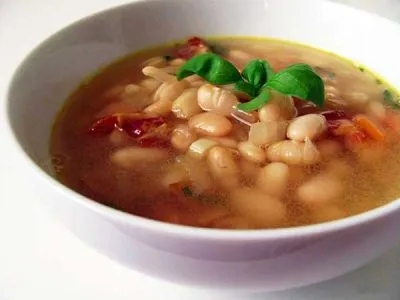 Бийн супа рецепта с крехко червено или бял боб