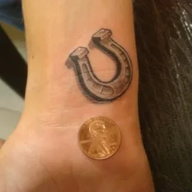 Horseshoe tetoválás értelmében - a szó egy szimbólum, a lányok és fiúk