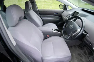 Test Drive - сравняване на Toyota Prius второ и трето поколение