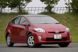 Test drive - compararea toyota a doua și a treia generații prius