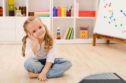 A meleg padló alatt a linóleum szóló saját